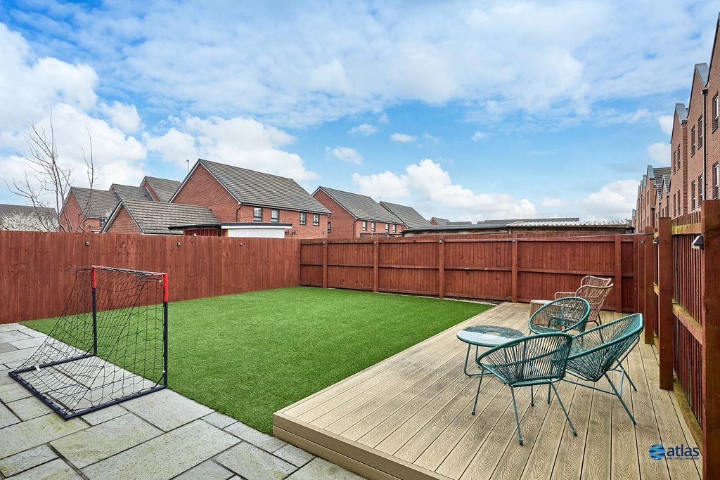 Property photo 2 of 17 Garden