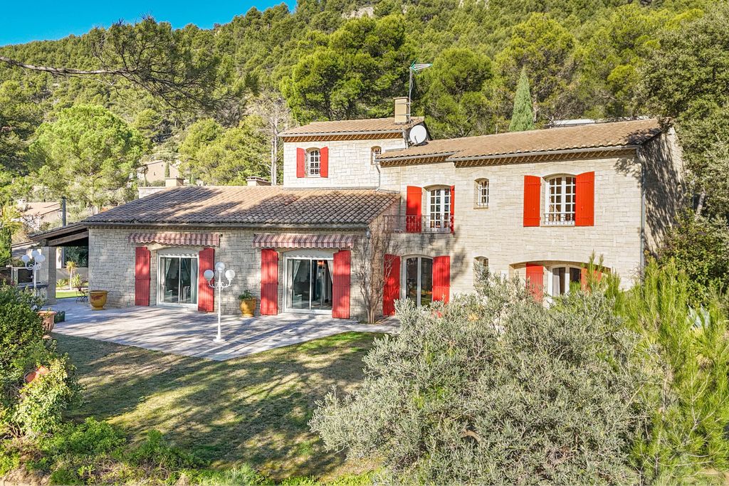 Property photo 2 of 20