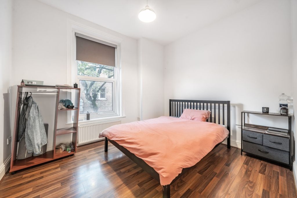 Property photo 3 of 6 670798844Ecd6-l-1198