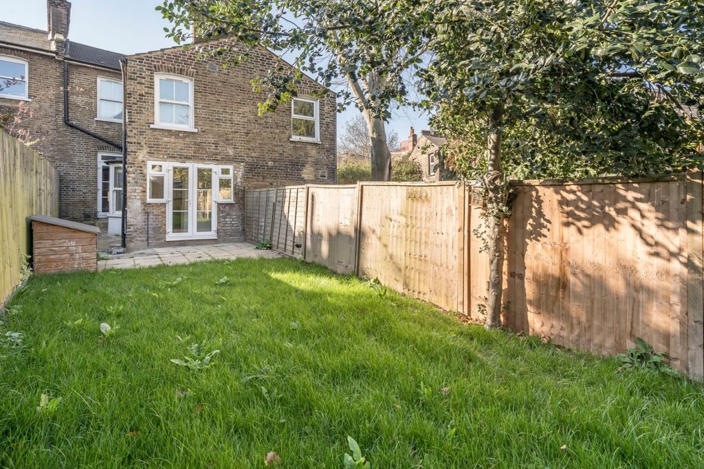Property photo 2 of 13 Picture No. 15
