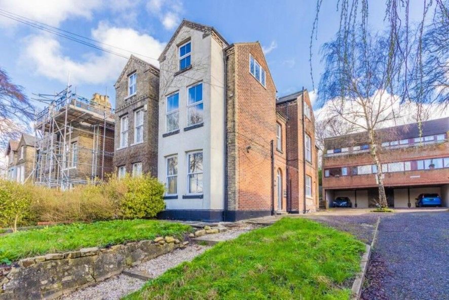 Property photo 2 of 16