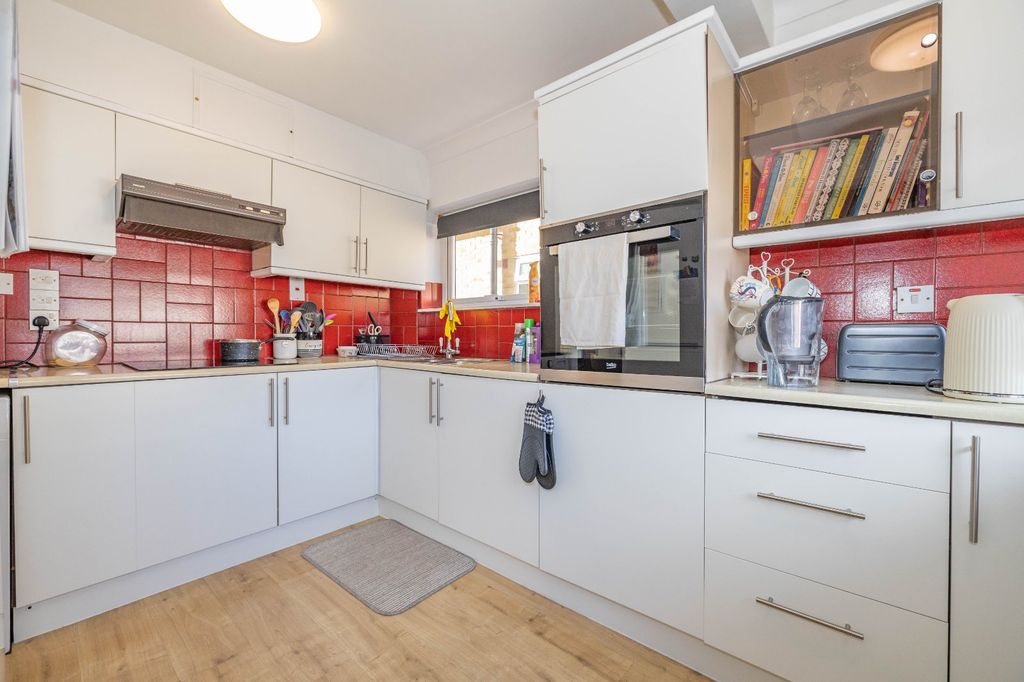 Property photo 2 of 12 Picture 2