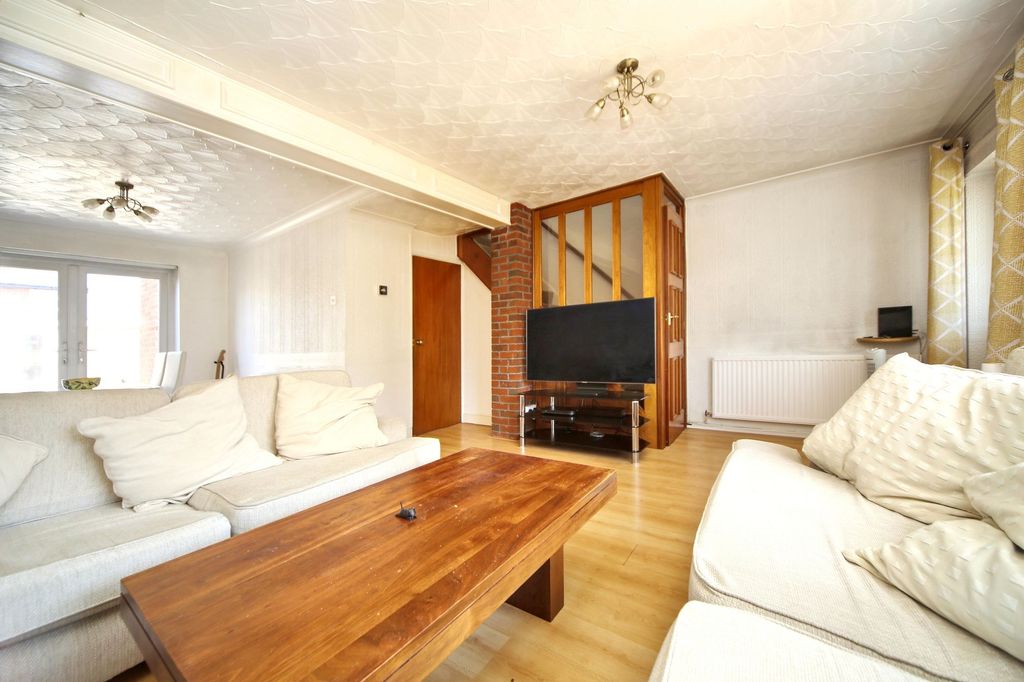 Property photo 2 of 25