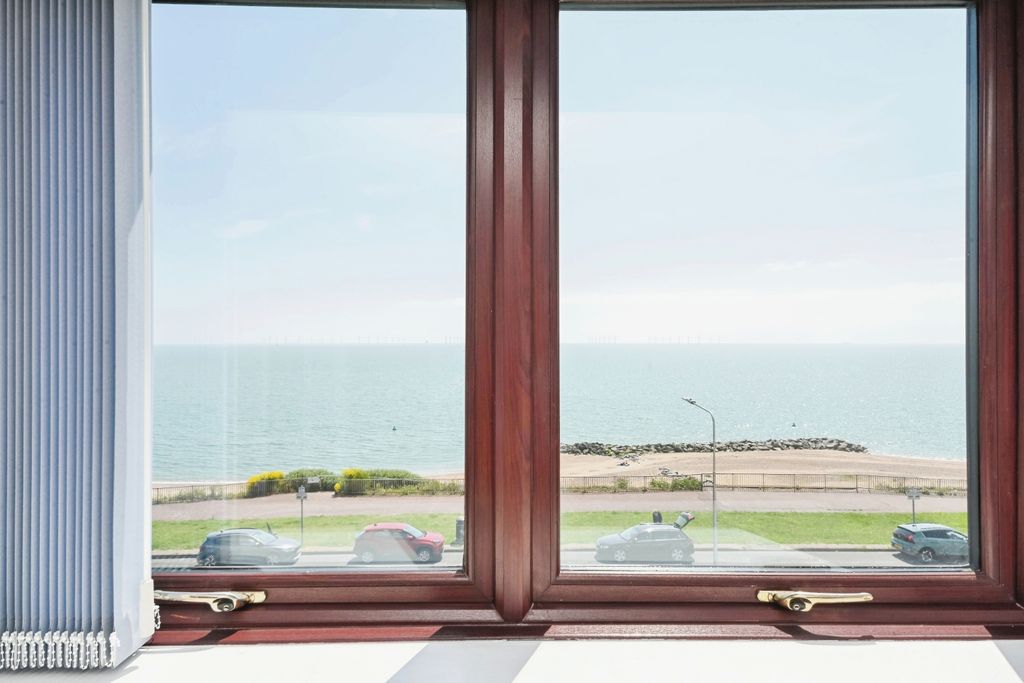 Property photo 2 of 17 Sea View