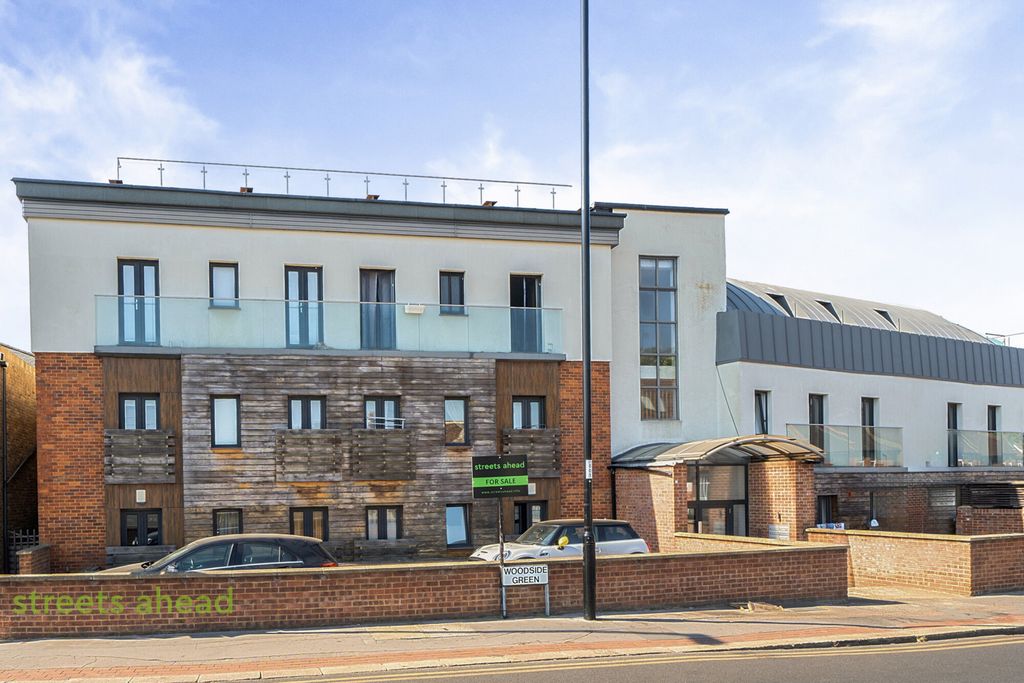 Property photo 1 of 10 Fca49053-4A67-4B1...
