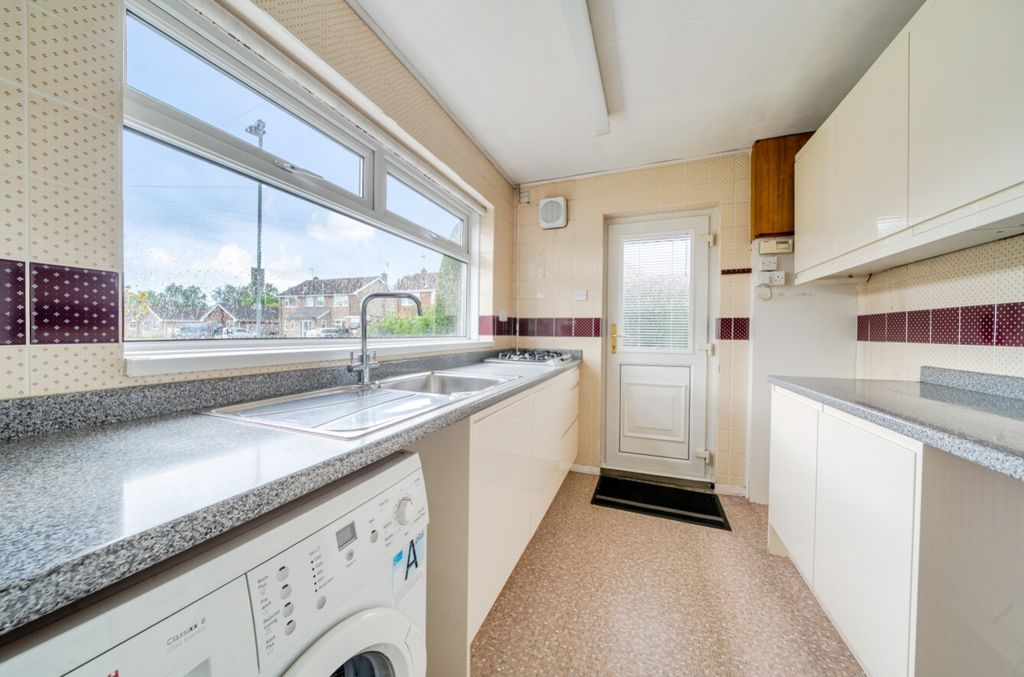 Property photo 3 of 26 1465632-12-6A0c78045Aea0