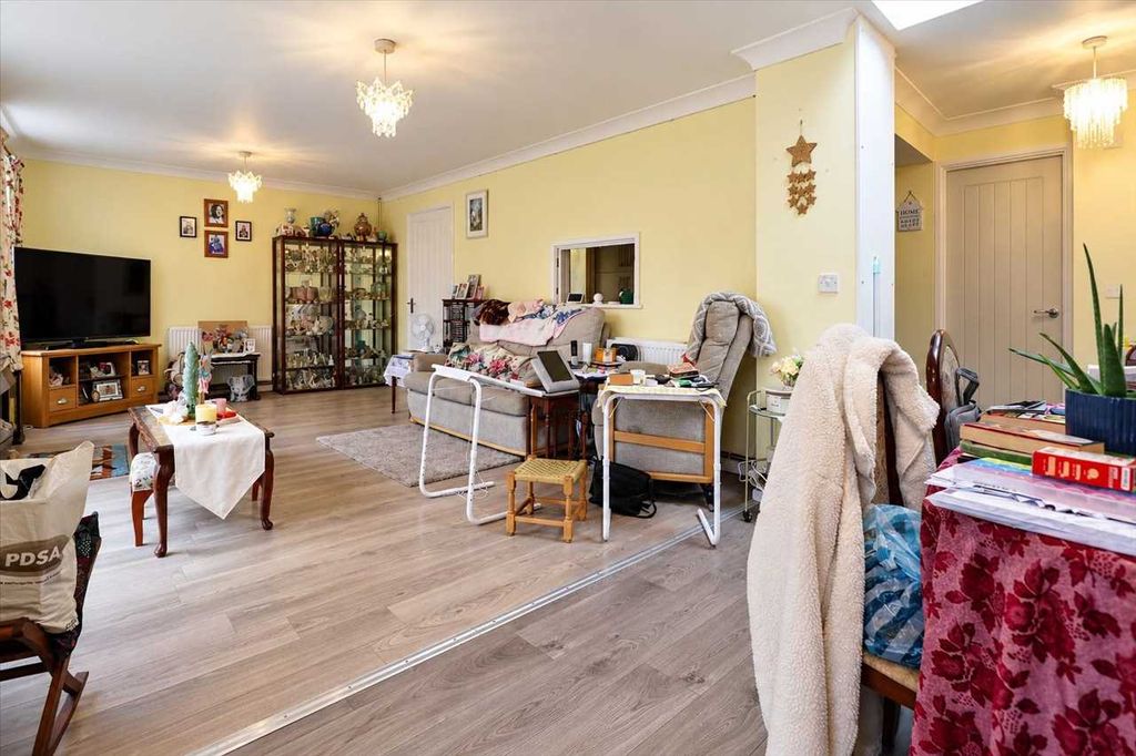 Property photo 2 of 12