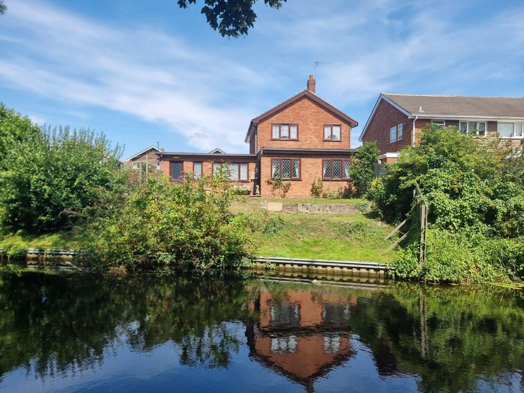 Property photo 1 of 35
