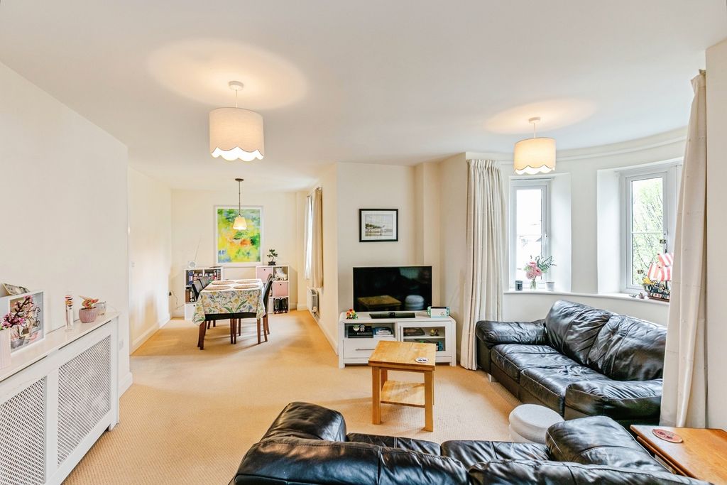 Property photo 2 of 16 Pbox-Img.Jpg