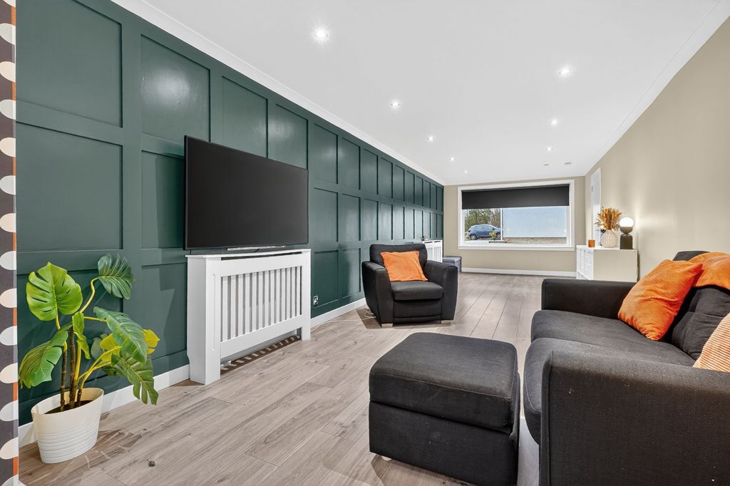 Property photo 2 of 30