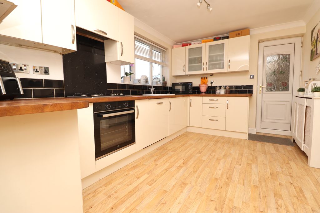 Property photo 2 of 19 Img_5562