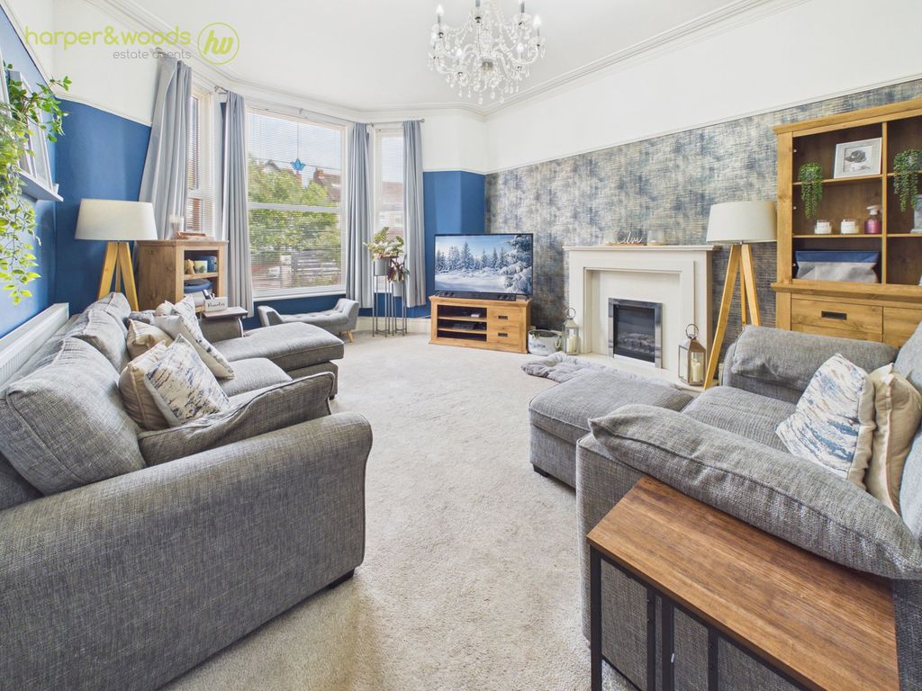 Property photo 2 of 41