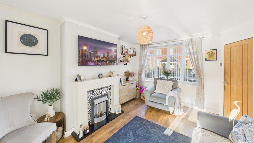 Property photo 2 of 21 Lounge