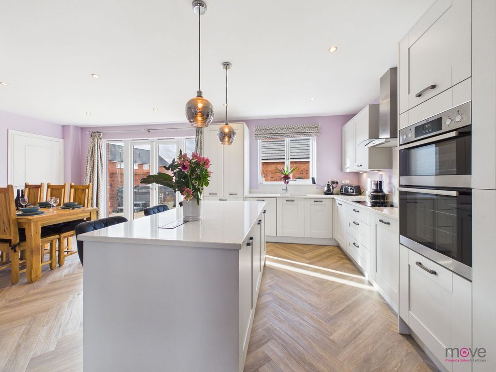 Property photo 2 of 33