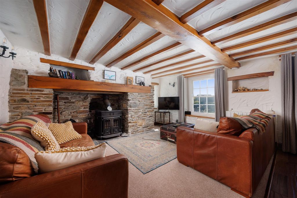 Property photo 2 of 49 Island_House_052.Jpg