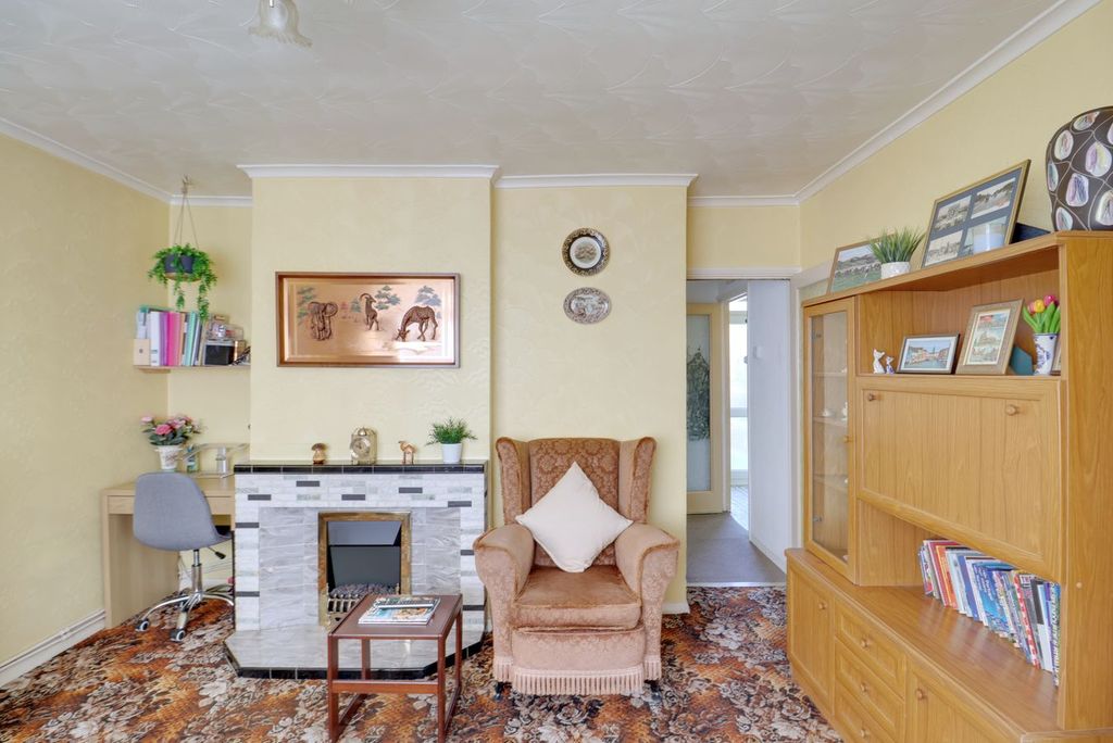 Property photo 3 of 16