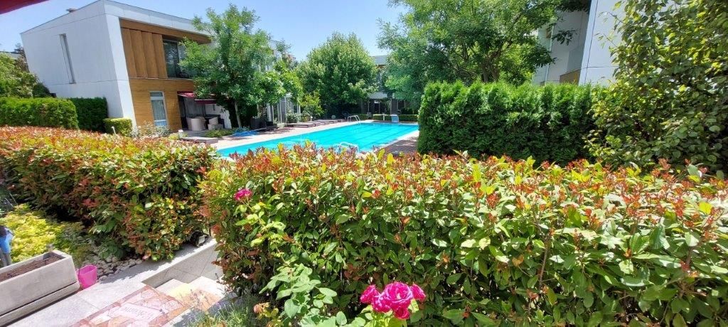 Property photo 2 of 34