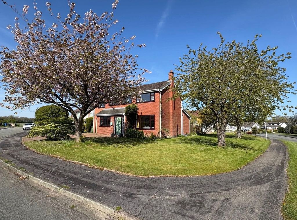 Property photo 2 of 37