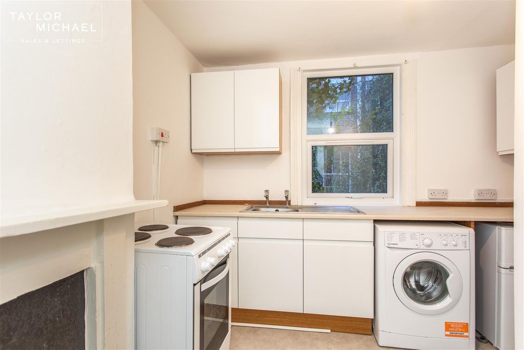Property photo 3 of 12 Kitchen