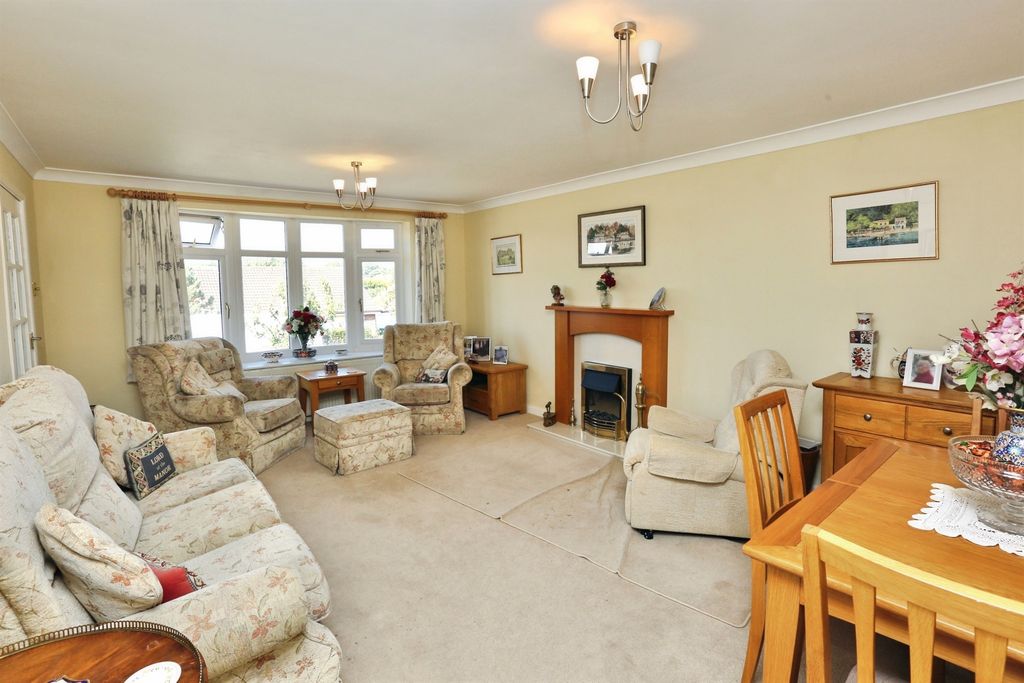 Property photo 2 of 13