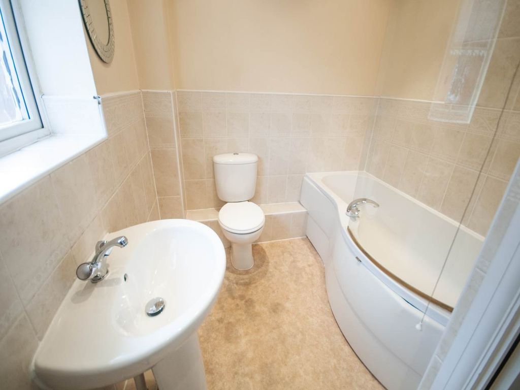 Property photo 3 of 6 Bathroom