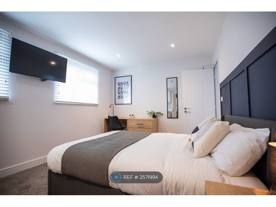 Property photo 1 of 35