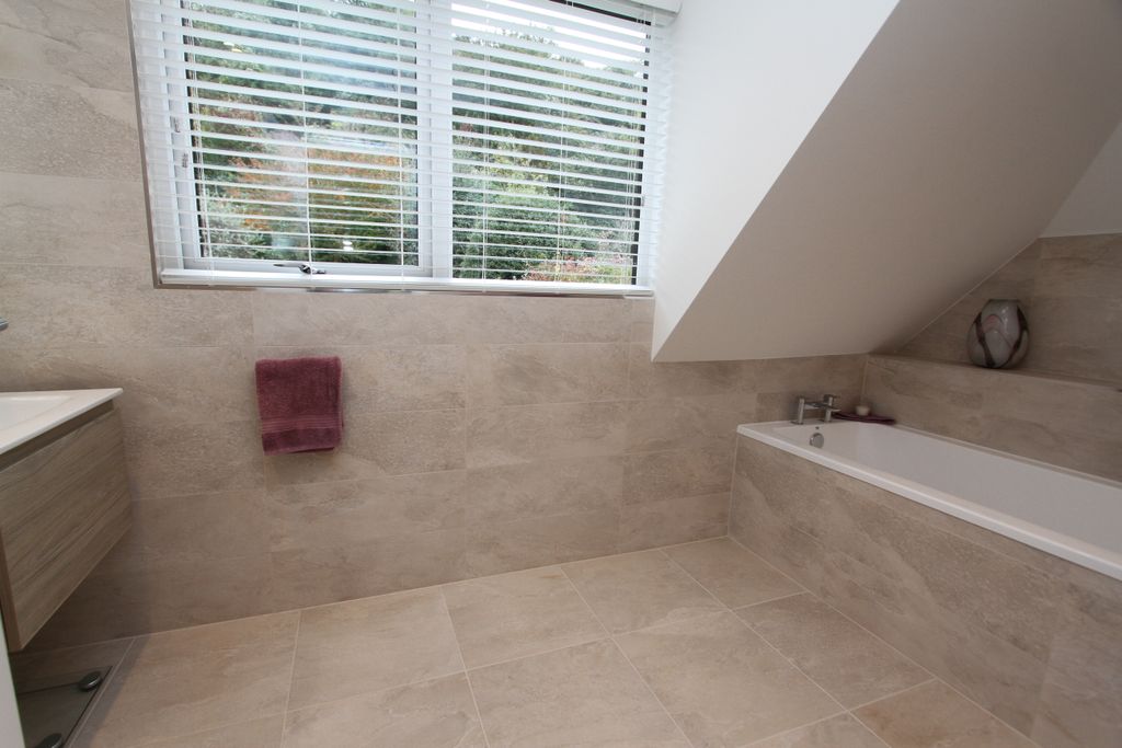 Additional image 24 of 4 bed detached house for saleLincoln Close, Eastbourne BN20