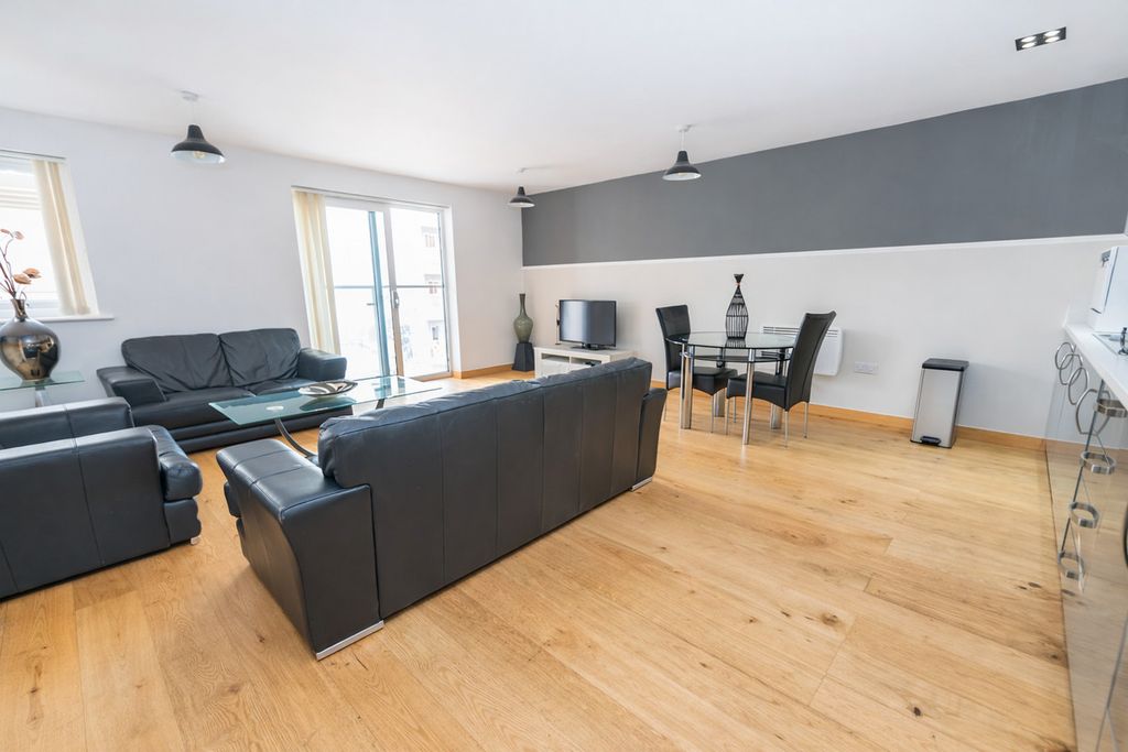 Property photo 3 of 7