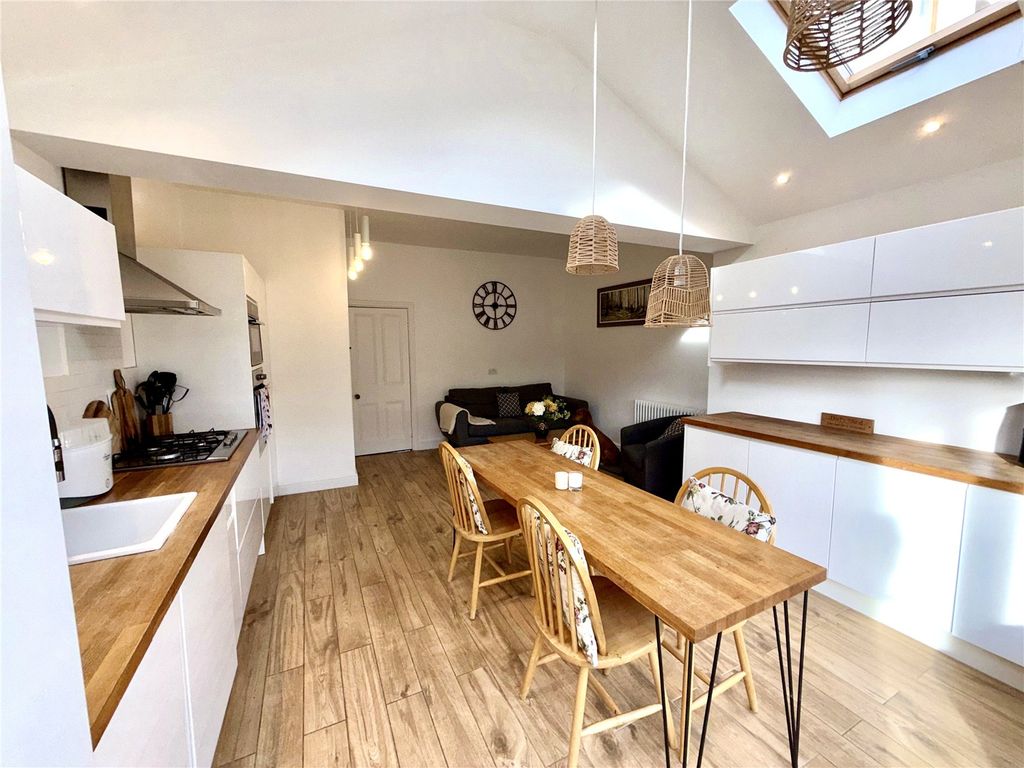 Property photo 3 of 11 Picture No. 34