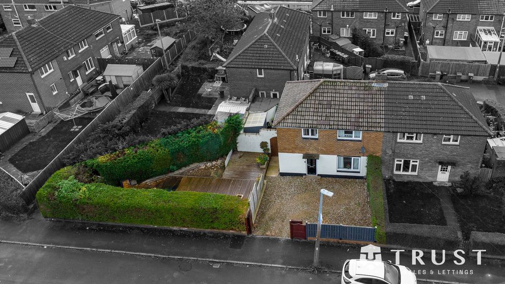 Property photo 2 of 35