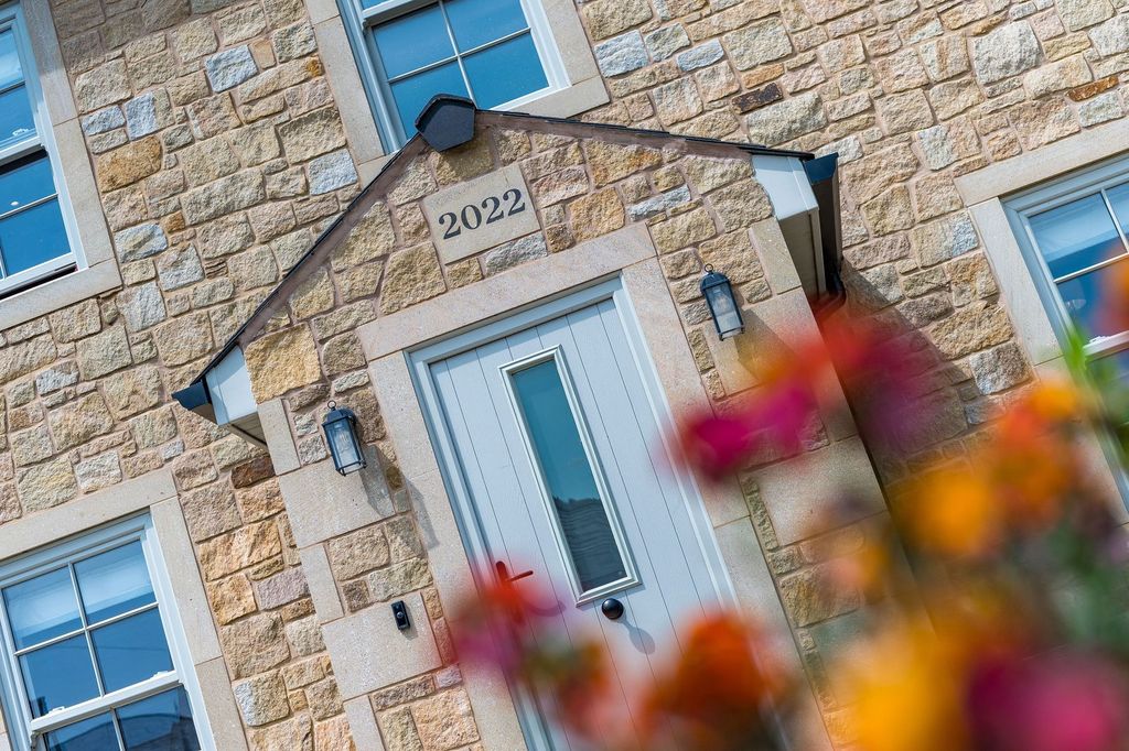 Property photo 3 of 39