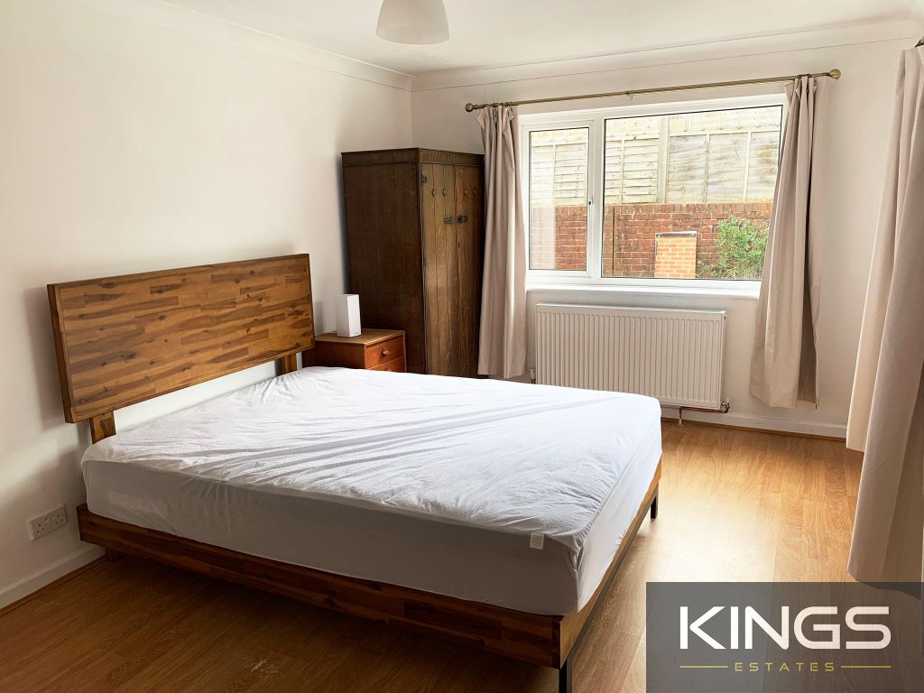 Property photo 3 of 9 Bedroom Logo