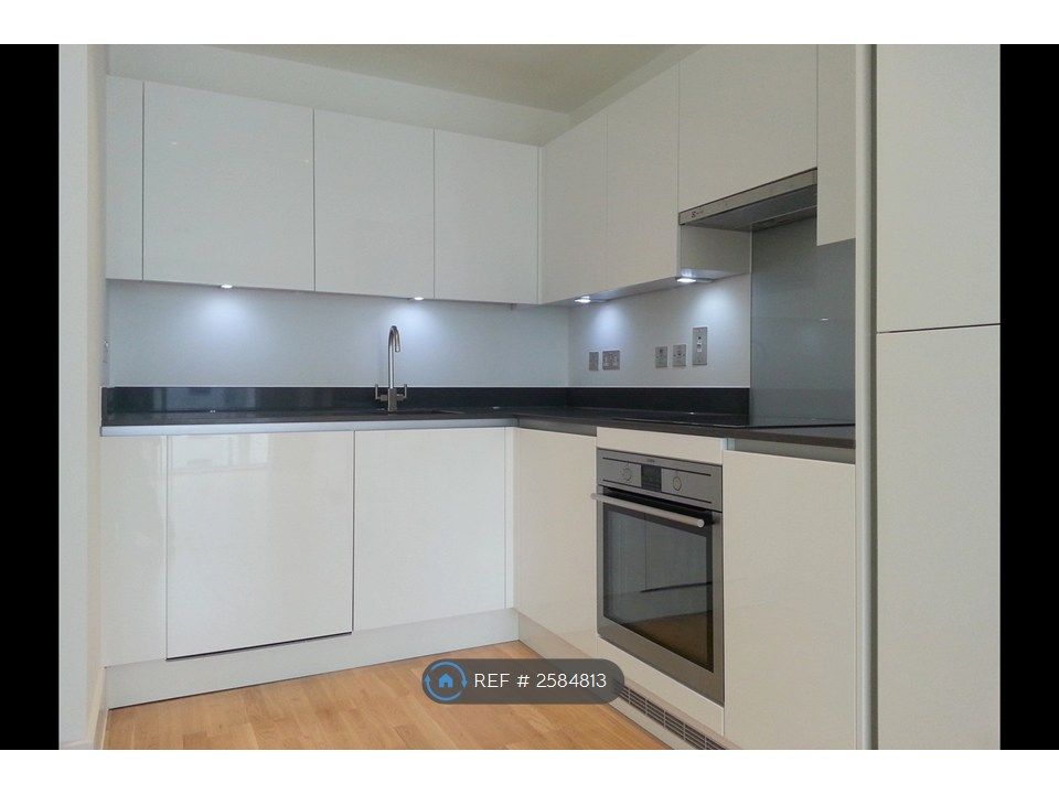 Property photo 2 of 14 Kitchen