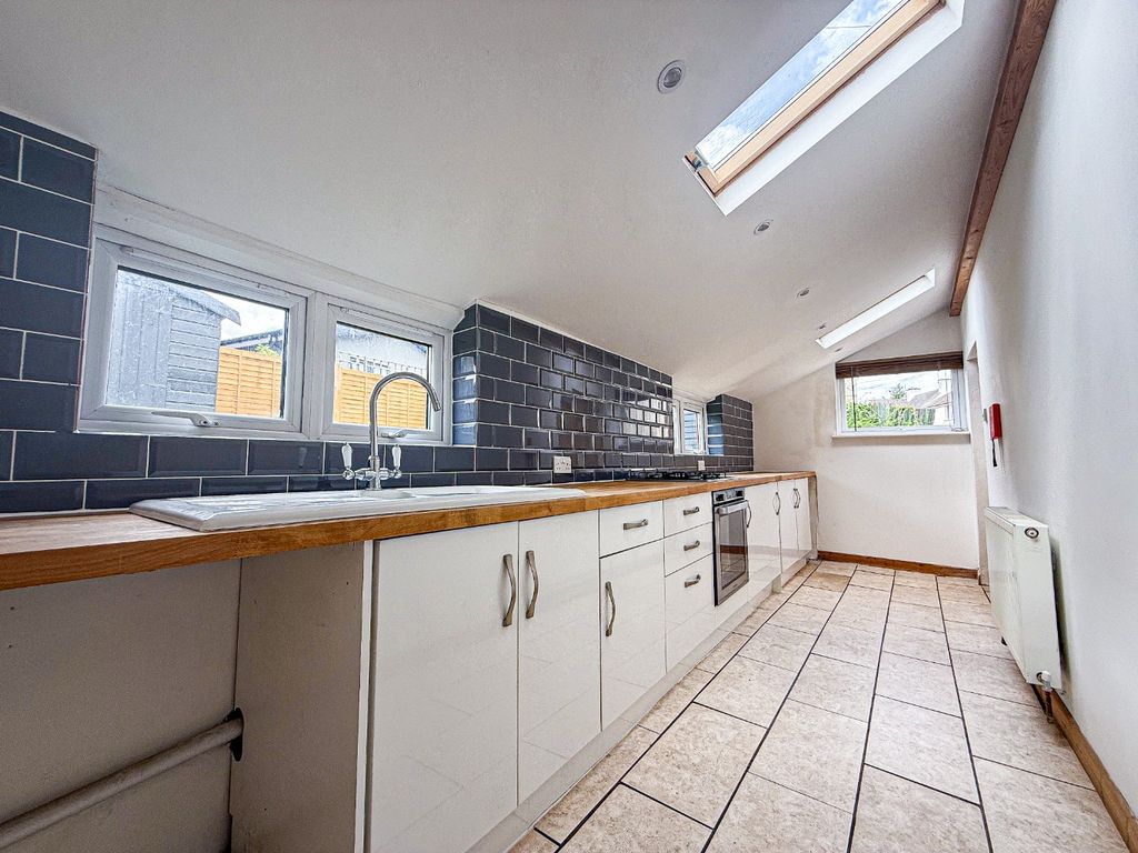 Property photo 3 of 16 4282044