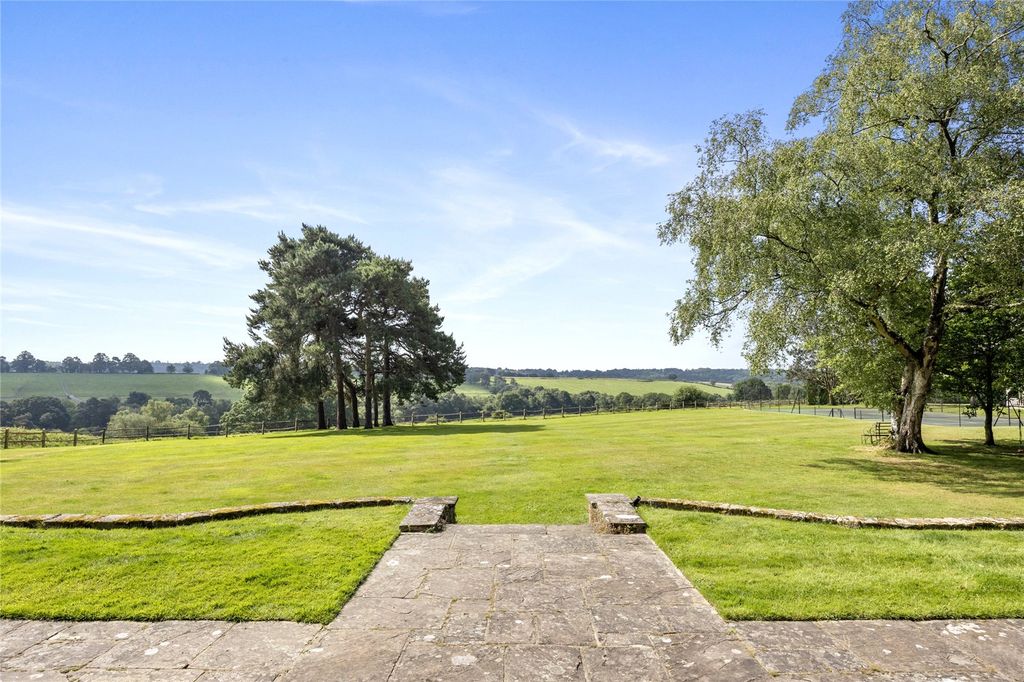 Property photo 2 of 35 Garden