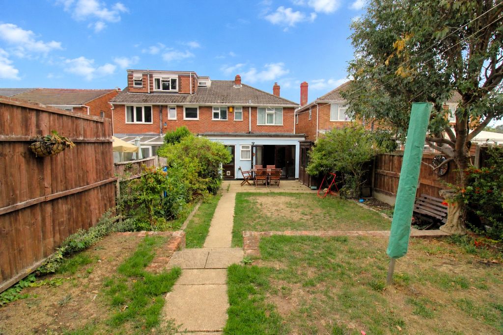 Property photo 3 of 19 Picture No. 05
