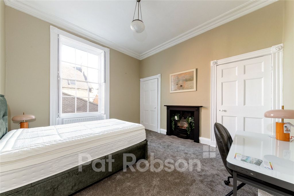 Property photo 3 of 16 Picture No. 18