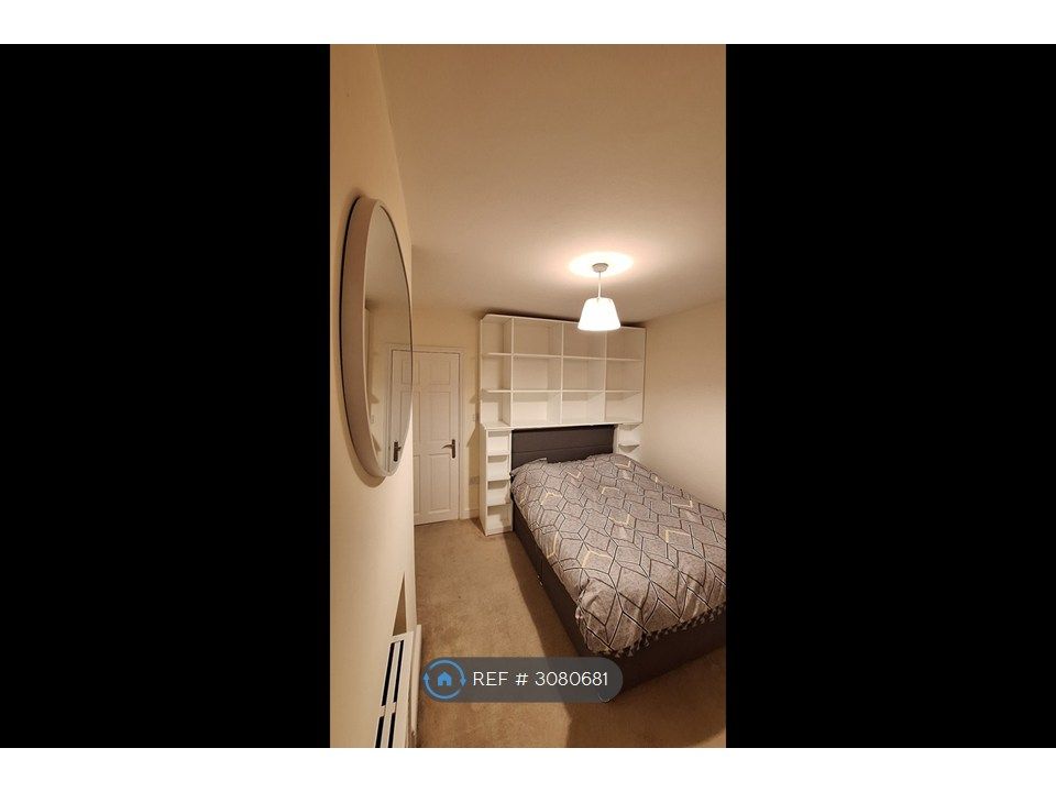 Property photo 1 of 10 Master Bedroom