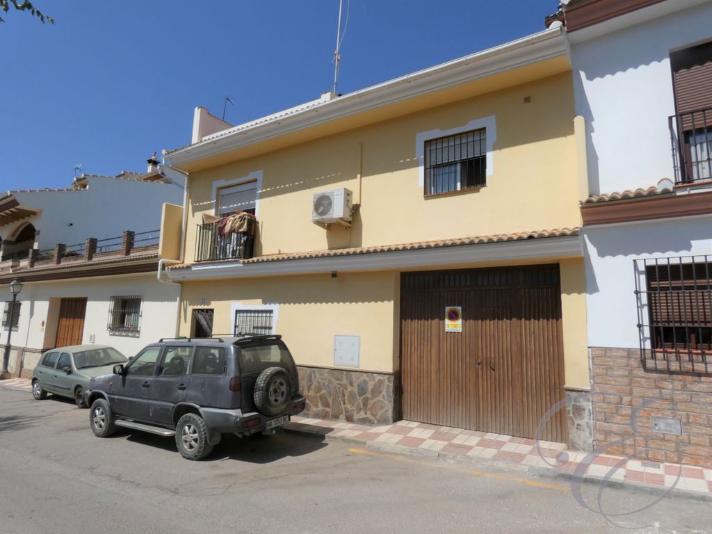 Property photo 1 of 12