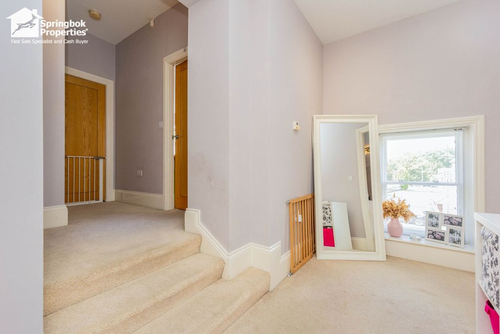 Property photo 3 of 11 Image 3