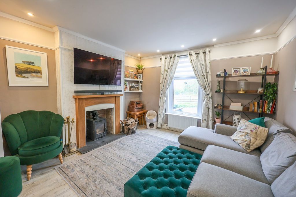 Property photo 2 of 24