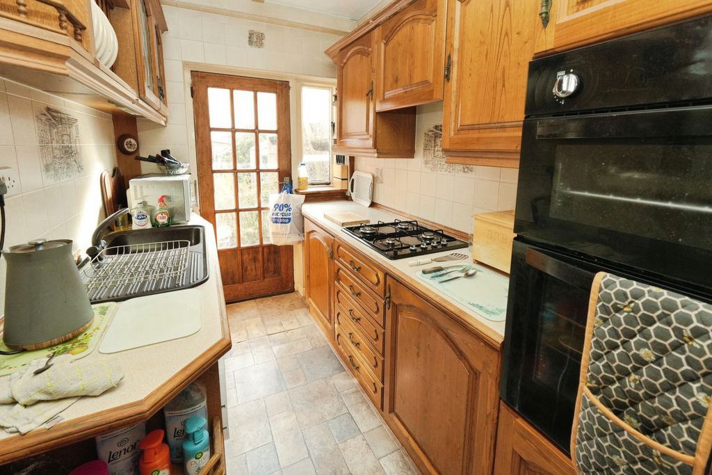 Property photo 2 of 12 Kitchen
