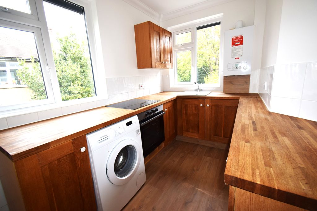 Property photo 2 of 6 Kitchen
