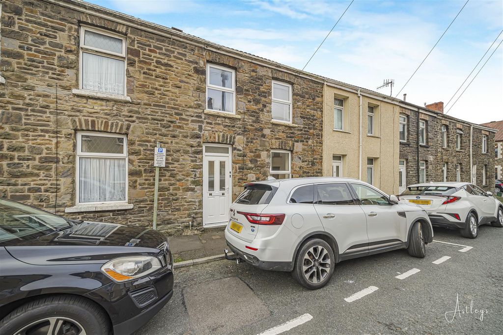 Property photo 1 of 19 Main Dwelling