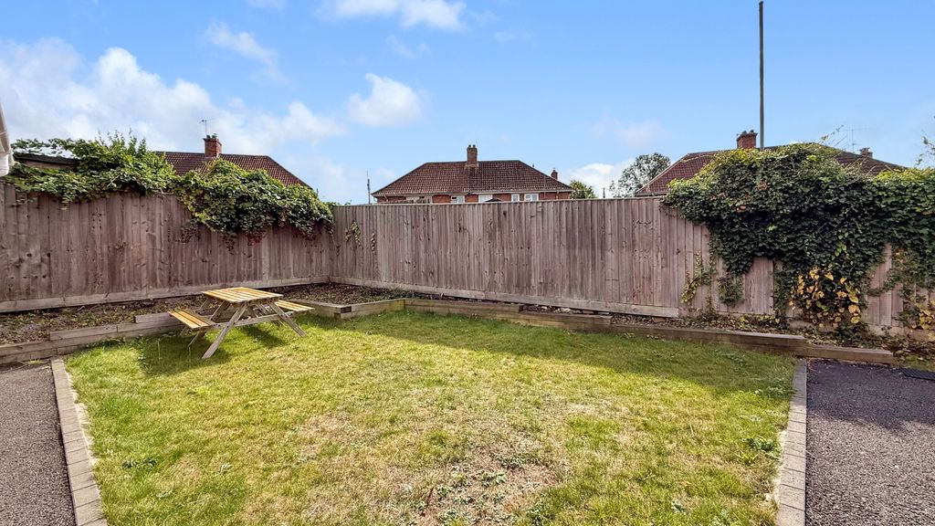 Property photo 2 of 10 Garden