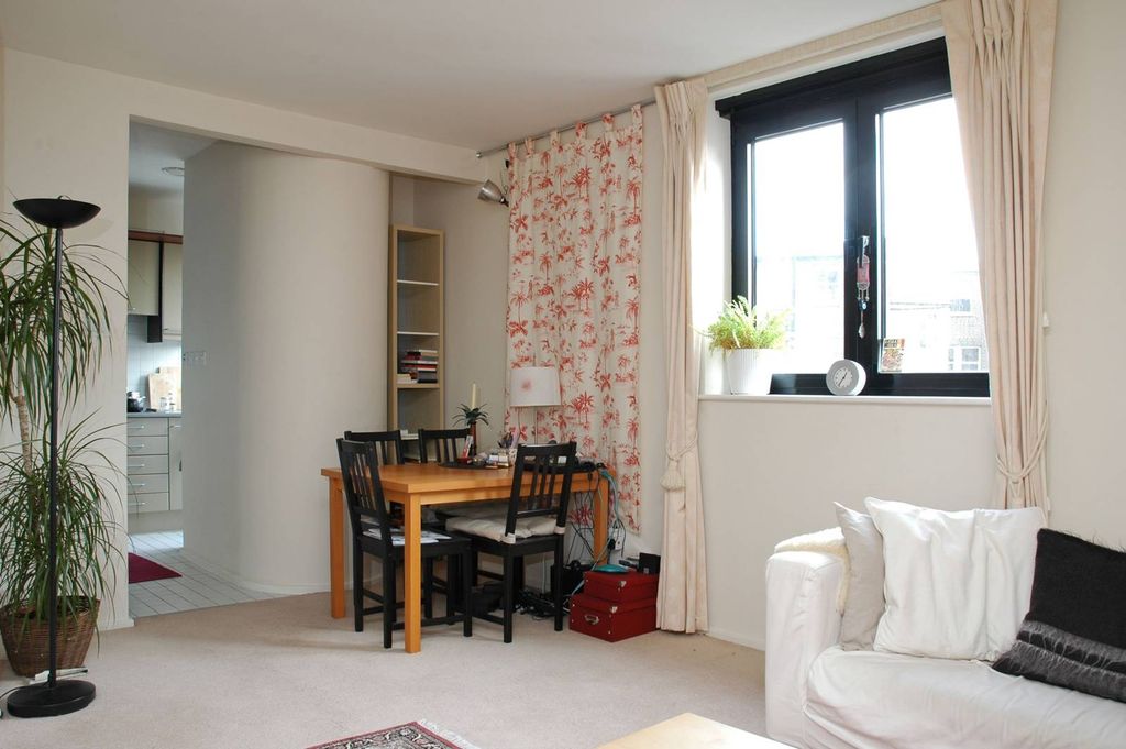Property photo 3 of 6
