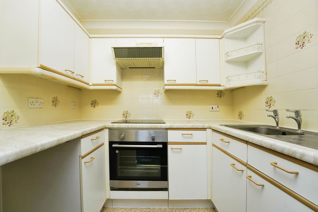 Additional image 8 of 1 bed flat for saleSt. Marys Road, Evesham, Worcestershire WR11