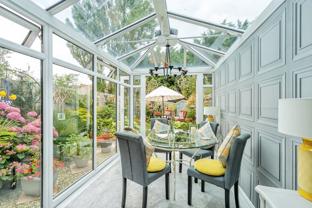 Property photo 2 of 17 Photo