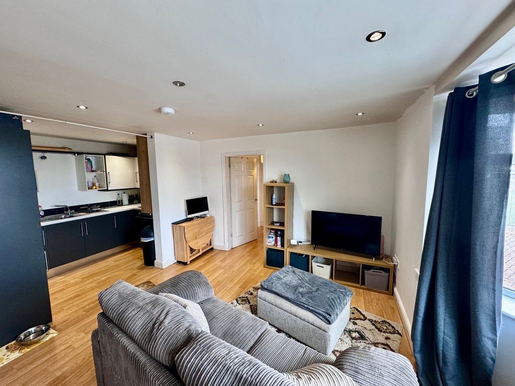 Property photo 2 of 7