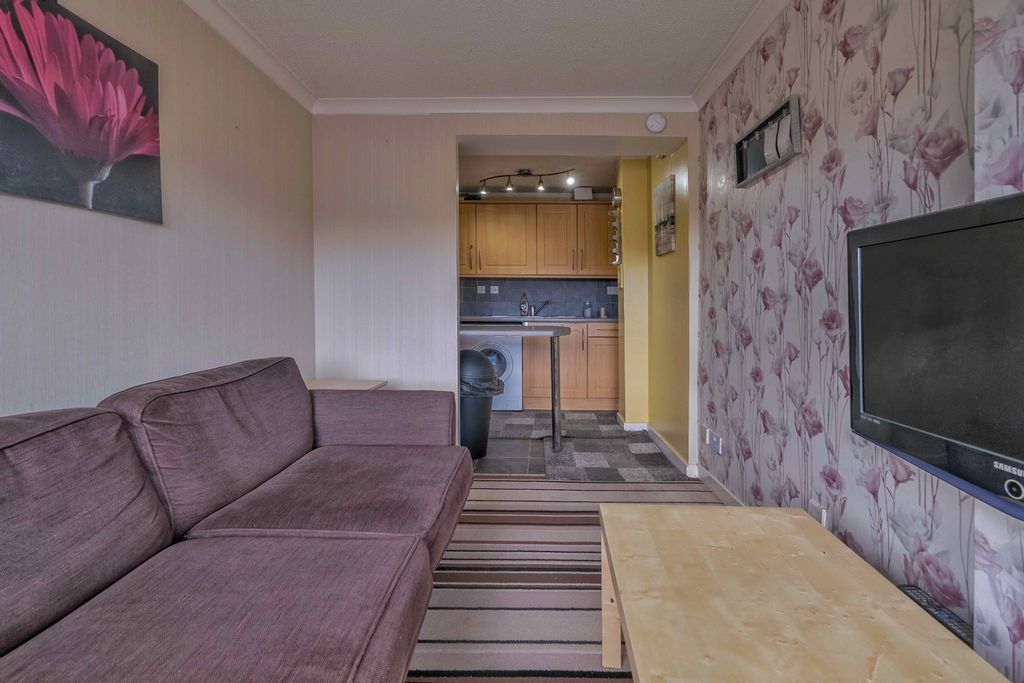 Property photo 3 of 16